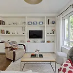Elegant 3 Bed Flat Earls Court